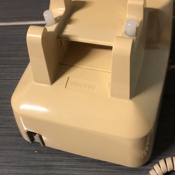 Vintage Cortelco 2500 push button telephone - Picture 5 of 14